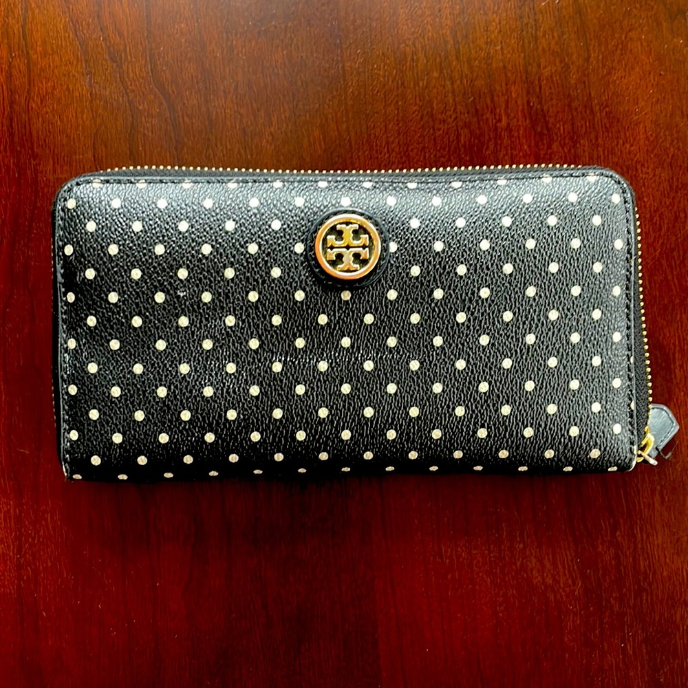 Tory Burch zip around wallet